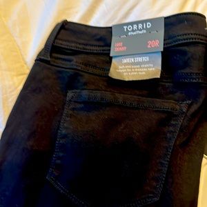 Black LUXE skinny jeans from TORRID. BNWT. Sateen stretch. Size 20